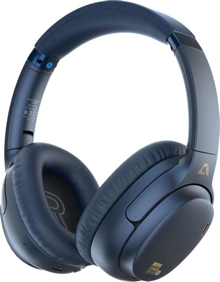 Are there any wireless headphones that are untethered?