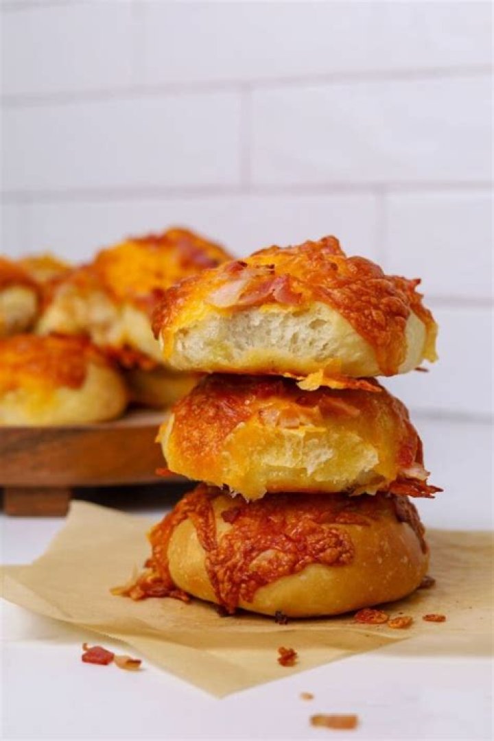 Can I freeze cooked cheese rolls?