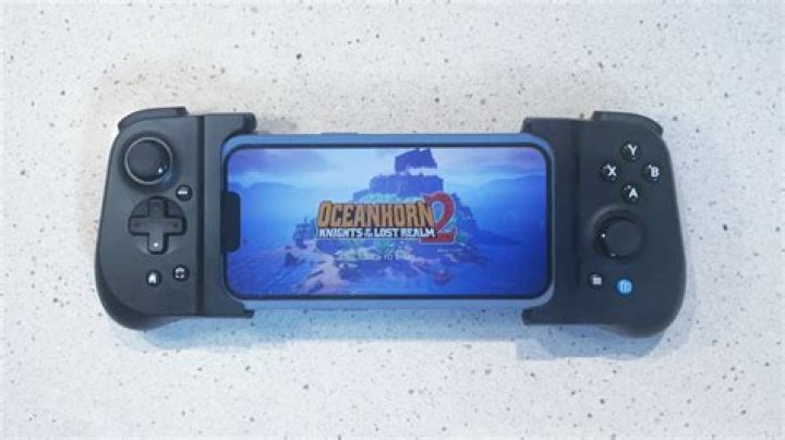 Can you play with a controller on iPhone?