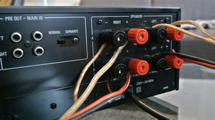 Do stereo speakers need an amplifier?
