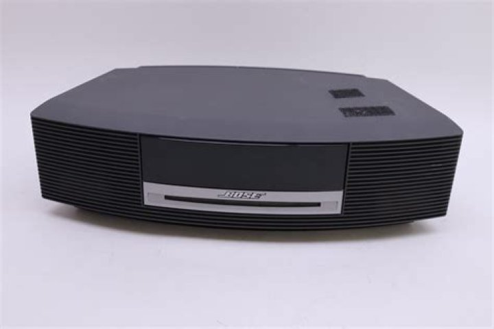 Does Bose awrcc1 have a battery?