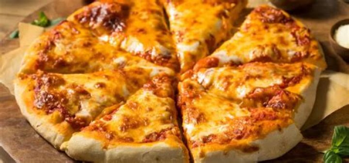 Does Dave Portnoy only eat cheese pizza?