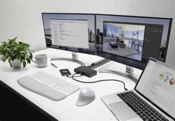 Does docking station provide power to monitor?
