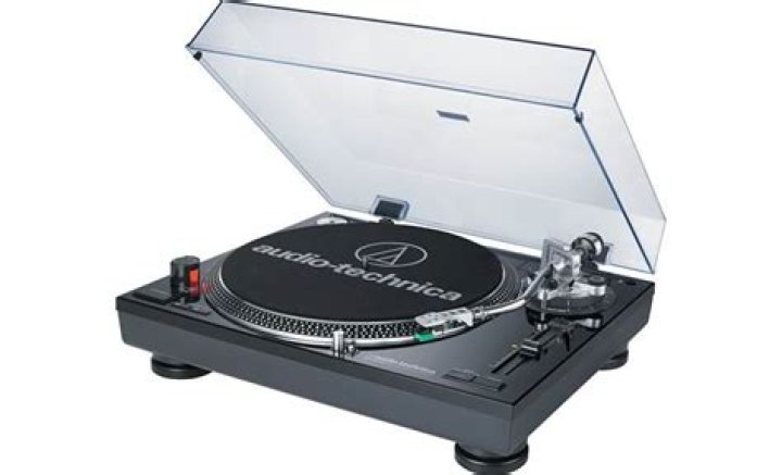 Does the Audio Technica LP120 need a preamp?