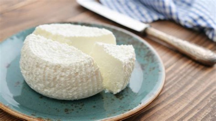How can you tell if ricotta cheese is bad?
