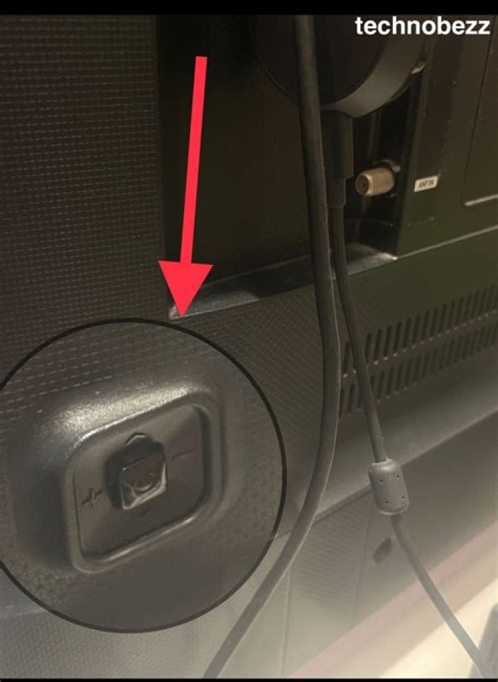 How do I get rid of the side panel on my Samsung TV?