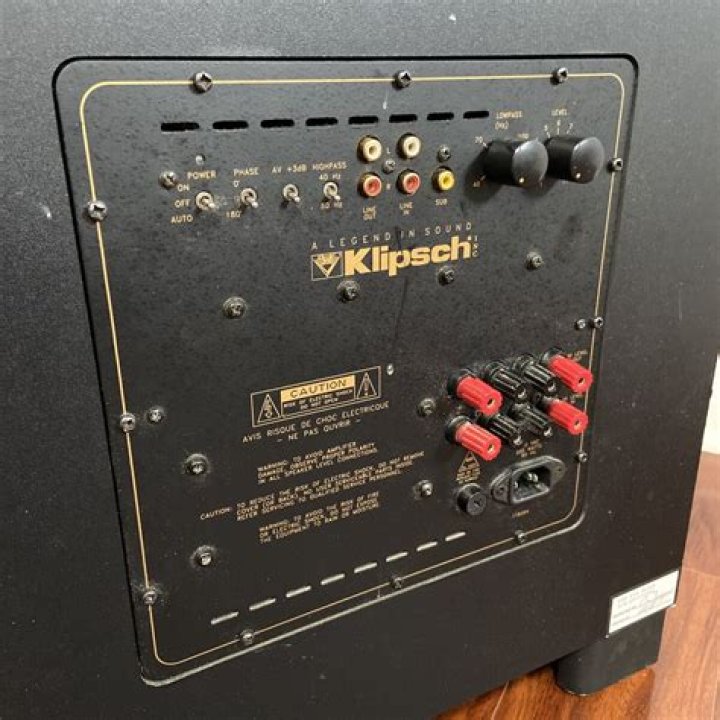 How do I pair my Klipsch Reference soundbar to my subwoofer?