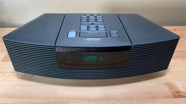 How do you eject a disc from a Bose Wave radio?