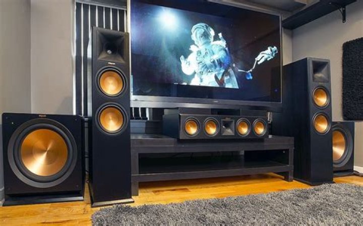 How do you manually set up surround sound?
