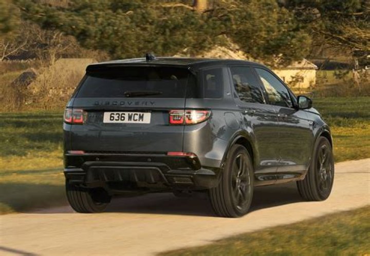 How do you reset a Land Rover Discovery Sport radio?