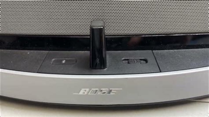 How do you turn the volume up on a Bose SoundDock 10?