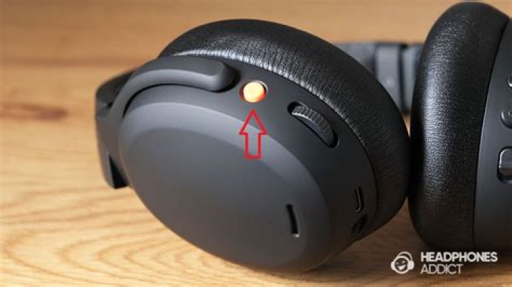 How do you use a Skullcandy Bluetooth headset?