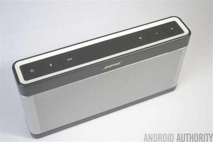 How does the Bose SoundLink speaker III work?