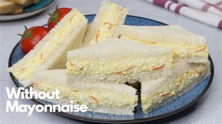 How long can a sandwich without mayo sit out?