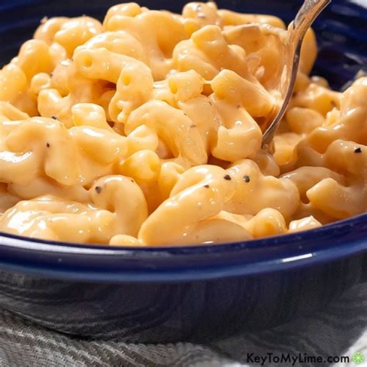 How long can cooked Velveeta cheese sit out?