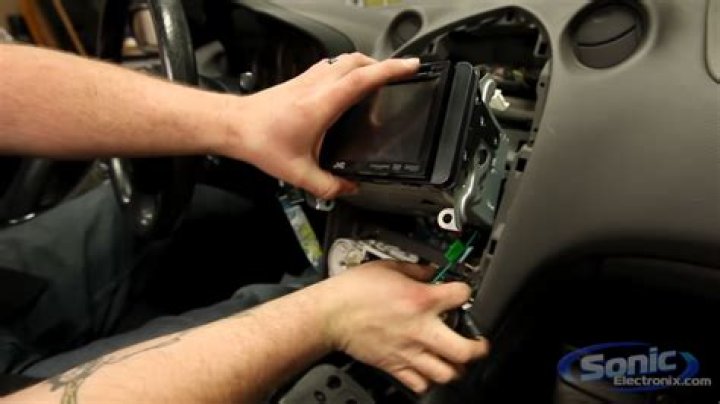 How to install a Lexus car radio stereo?