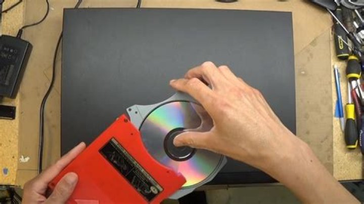 How to troubleshoot and repair CD player not reading disc?