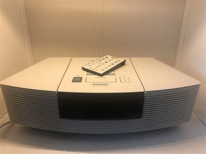 Is Bose Wave radio stereo?