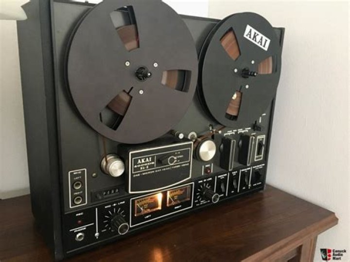 Is the Akai 4000ds a reel to reel recorder?