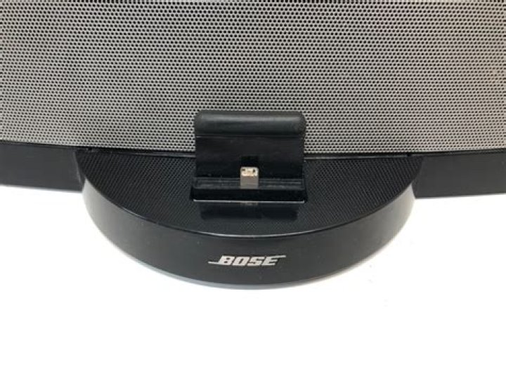 Is the Bose SoundDock Series III remote control included?