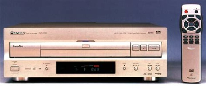 Is the pioneer DVL 919e made of plastic?