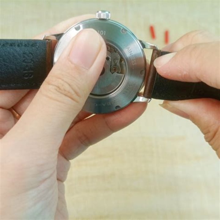 Is there a way to change a watch band for free?