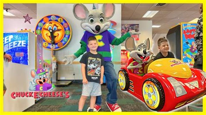 What activities does Chuck E Cheese have?