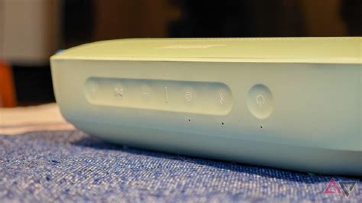 What are the buttons on my Bose Soundlink?