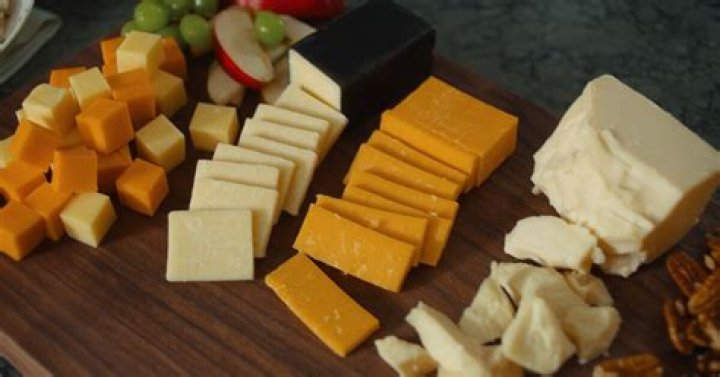 What is Cheddar cheese supposed to smell like?