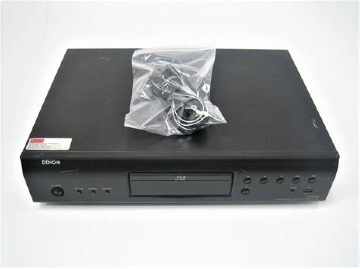 What kind of discs does the Denon dbp-1611ud play?