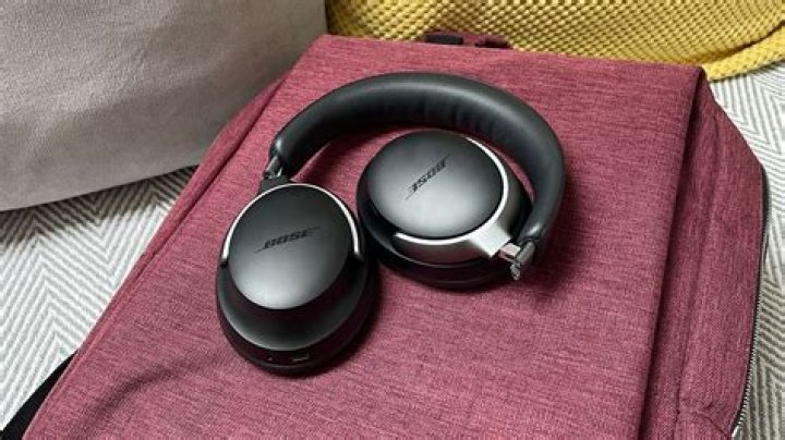 What kind of headphones are Bose QuietComfort?