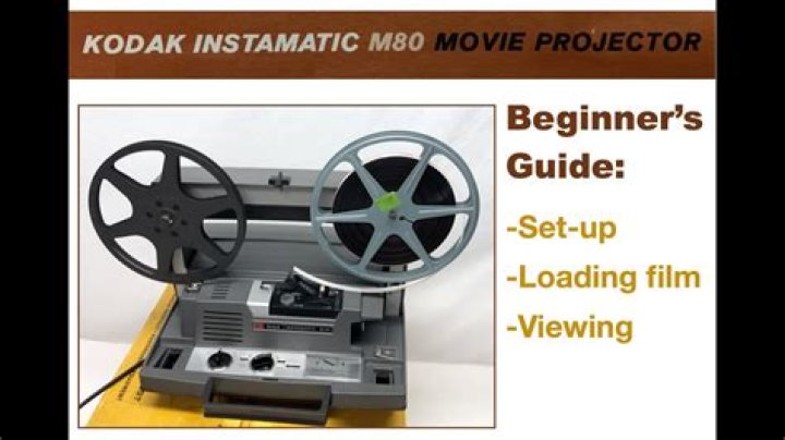 What kind of lamp does the Kodak M80 projector use?