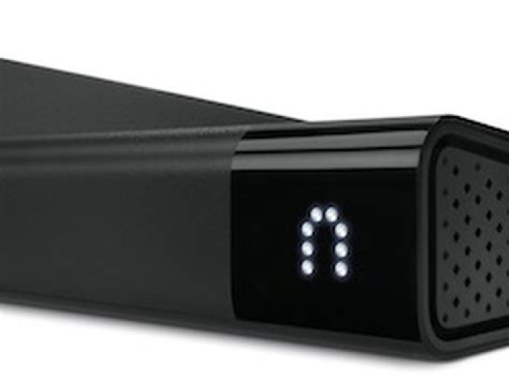 What kind of screen does Slingbox 500 have?