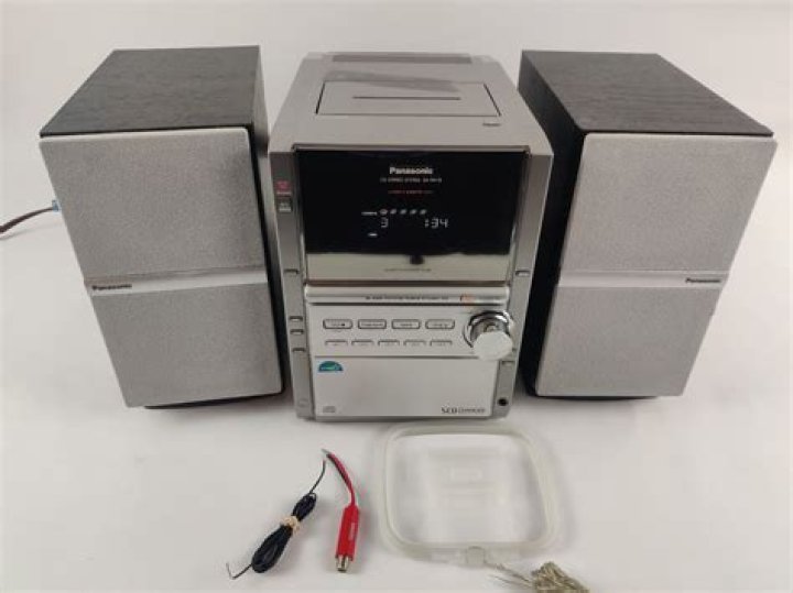 What kind of stereo system does Panasonic sc-pm18 have?