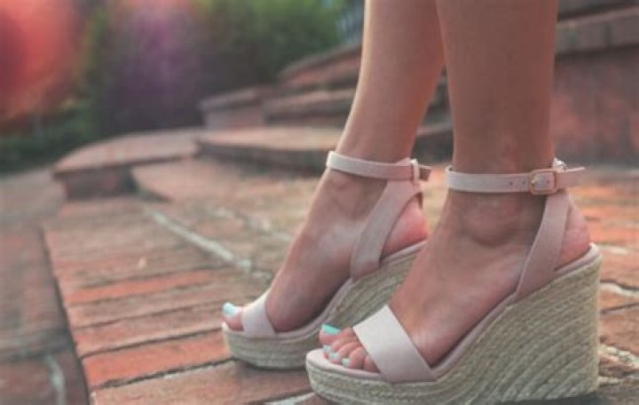 What month can you wear open-toe shoes?