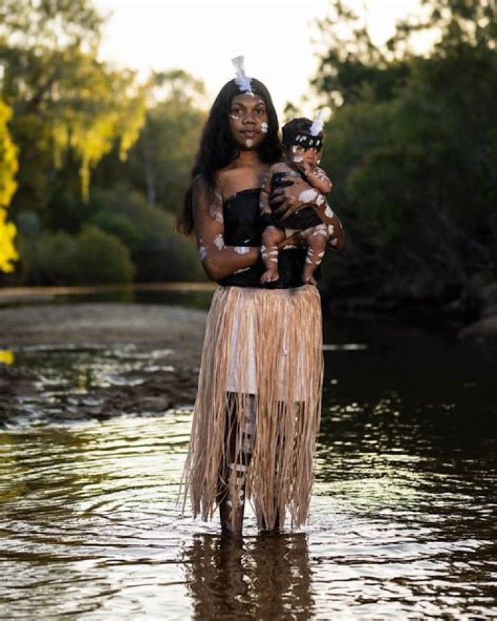 What were Aboriginal clothes made out of?