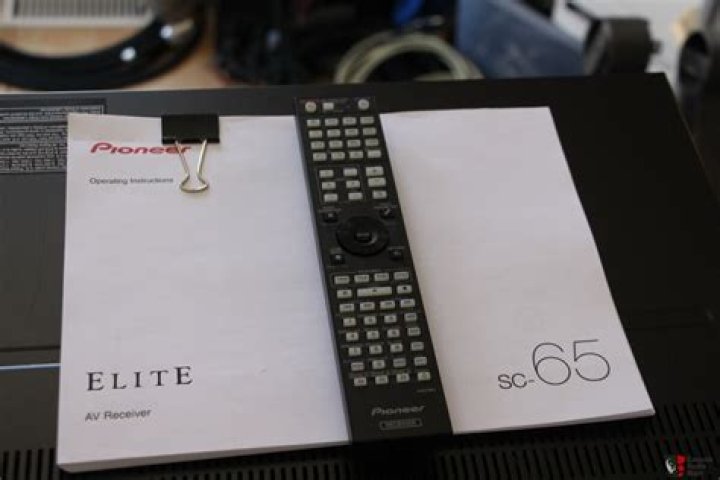 Where are the buttons on the pioneer SC-65?