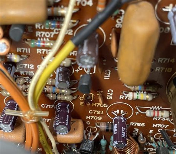 Where can I find reference retailers for Marantz?