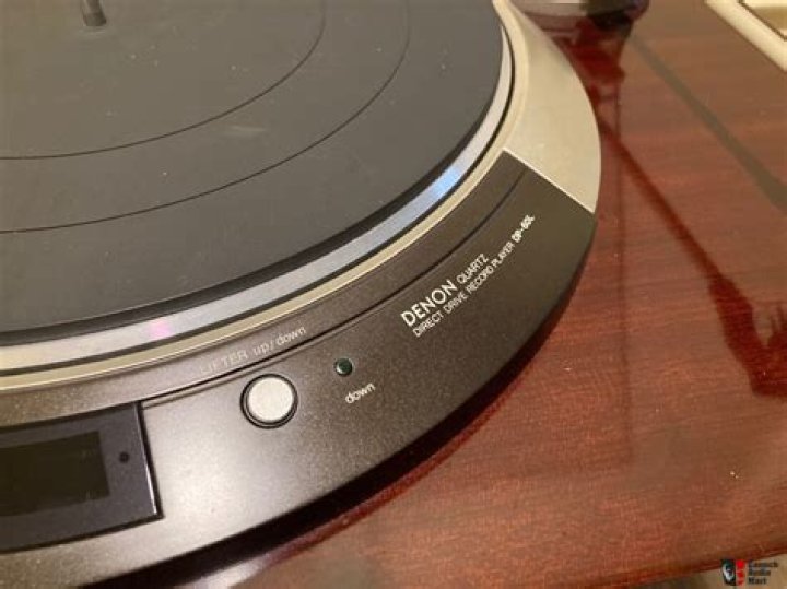 Where is the connector on a Denon dp-60l?