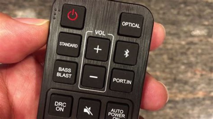 Why is my LG soundbar remote not working?