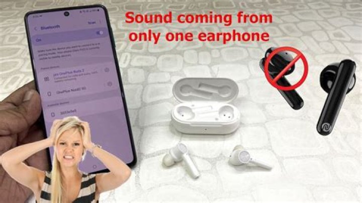 Why is there no sound in one side of my earpiece?